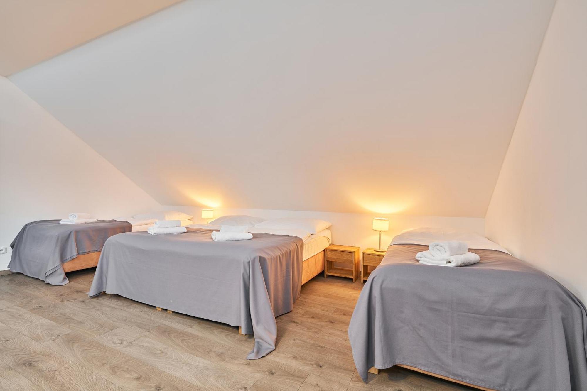 Hotel Obzor 페츠 포트 스네스코우 외부 사진