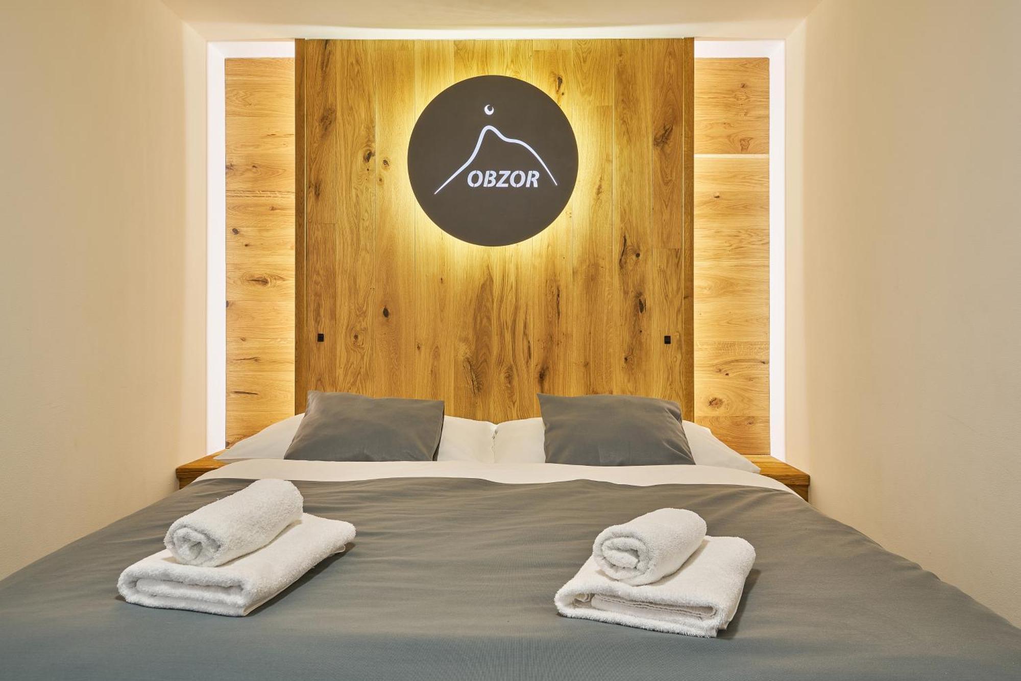 Hotel Obzor 페츠 포트 스네스코우 외부 사진