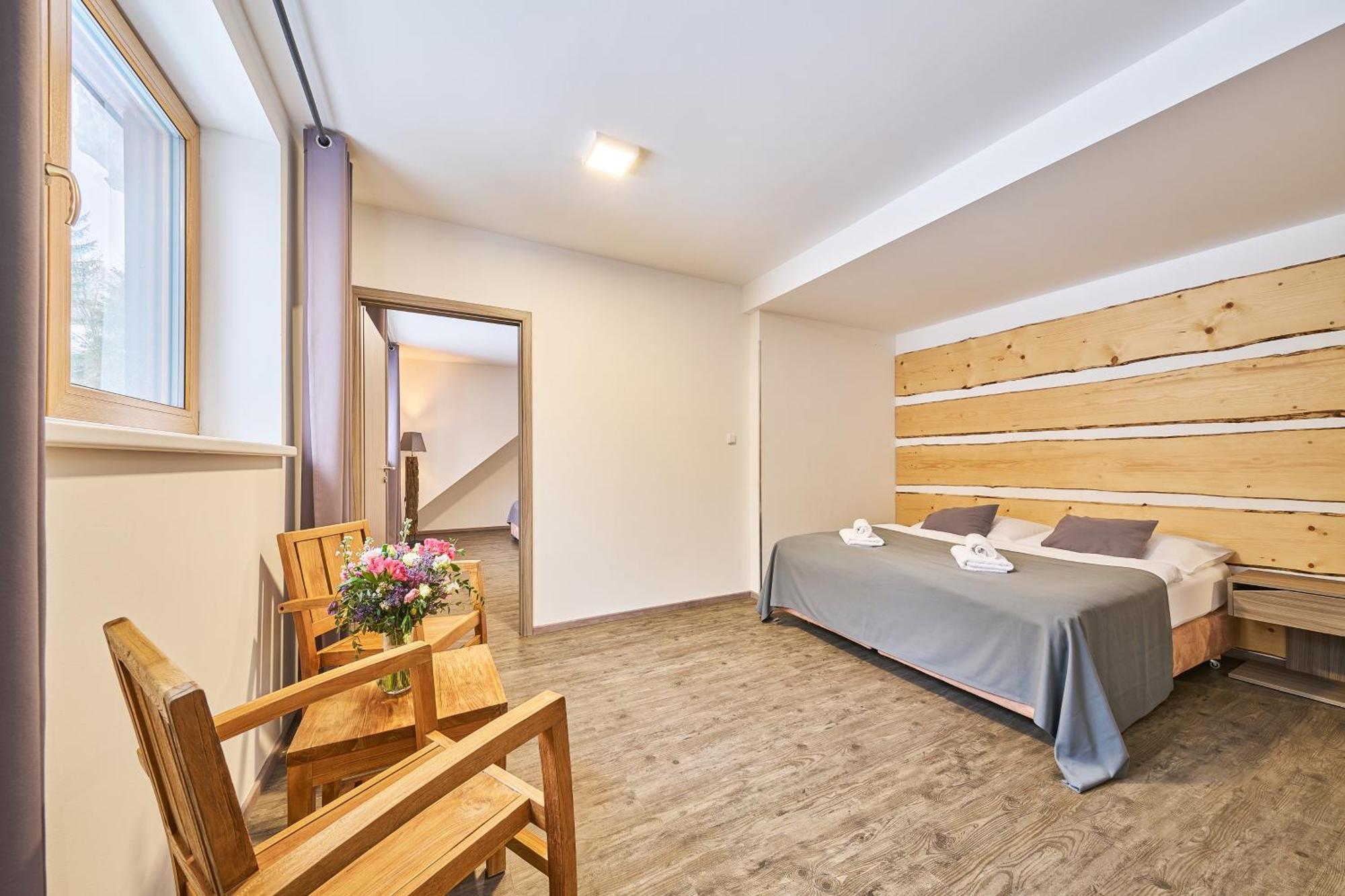 Hotel Obzor 페츠 포트 스네스코우 외부 사진