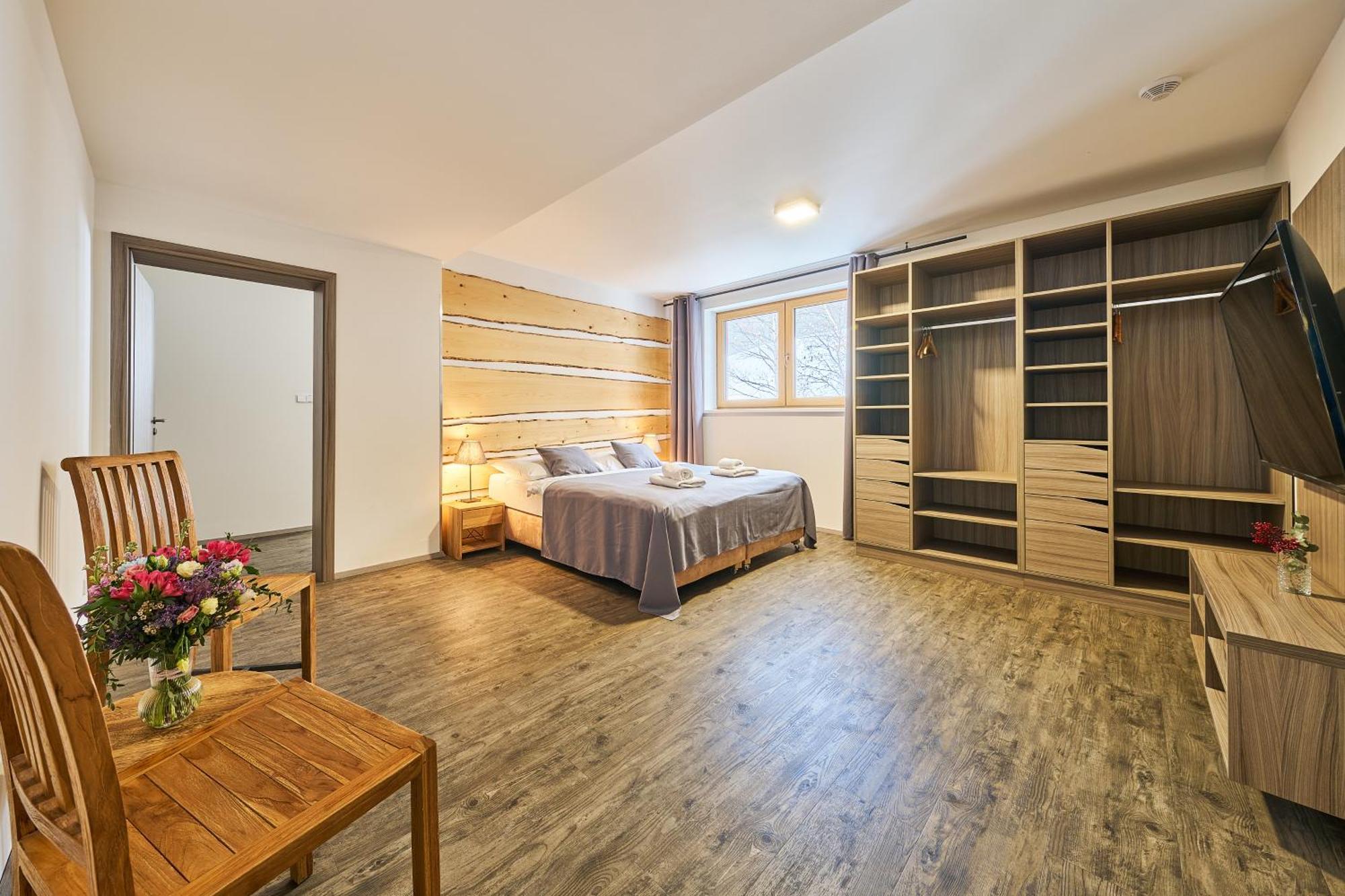 Hotel Obzor 페츠 포트 스네스코우 외부 사진