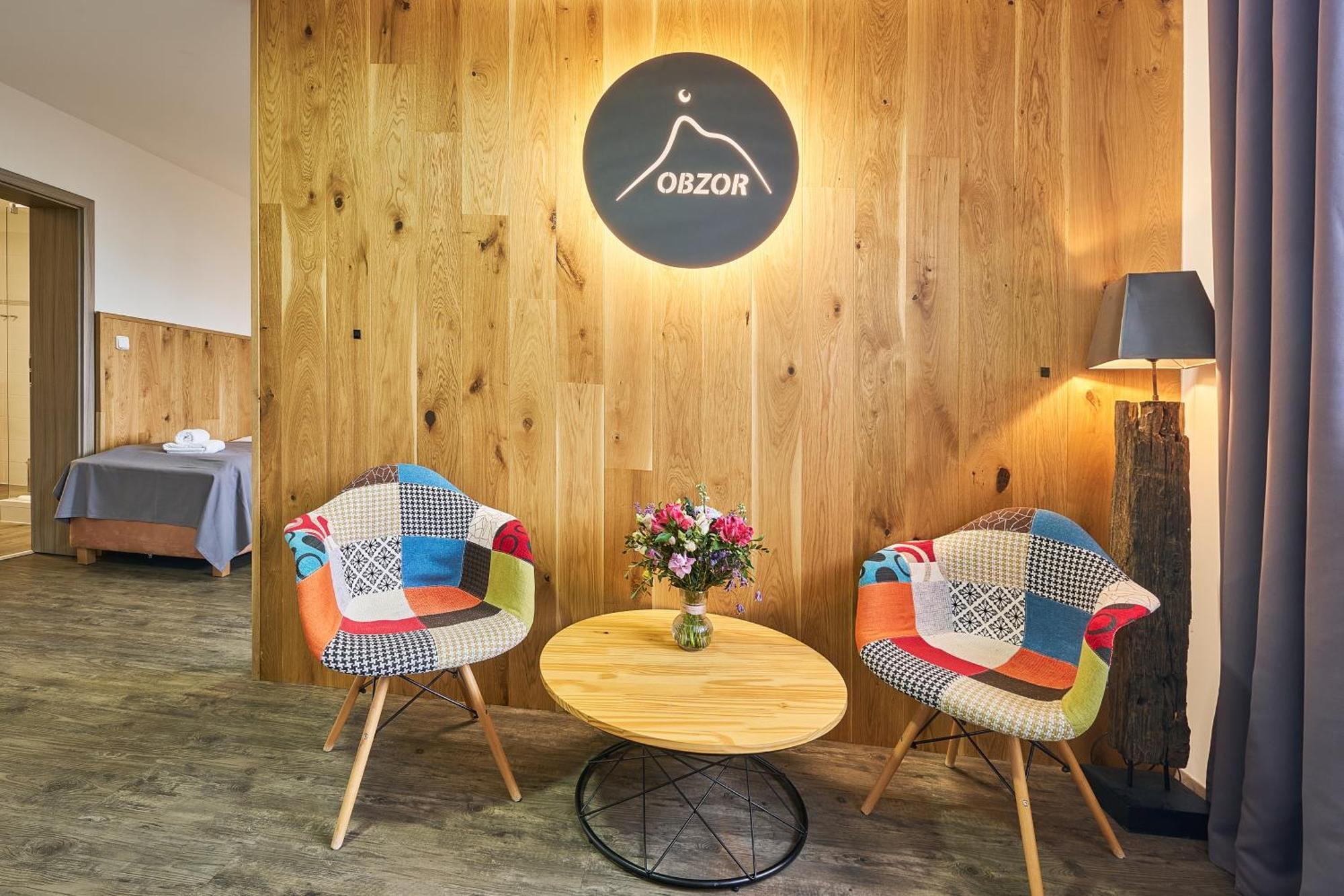 Hotel Obzor 페츠 포트 스네스코우 외부 사진