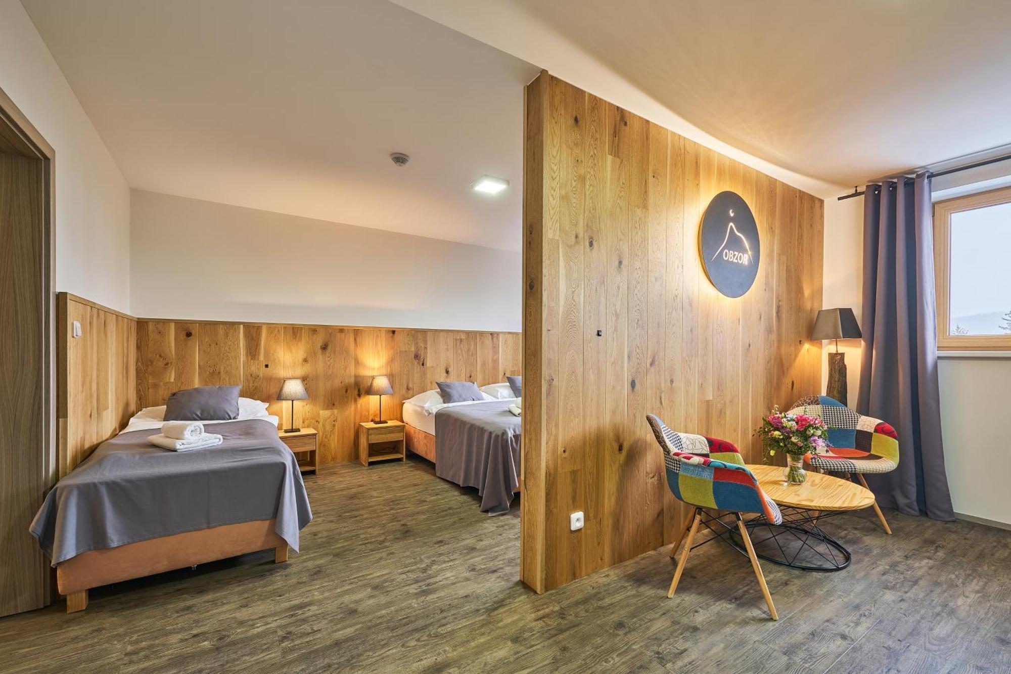 Hotel Obzor 페츠 포트 스네스코우 외부 사진